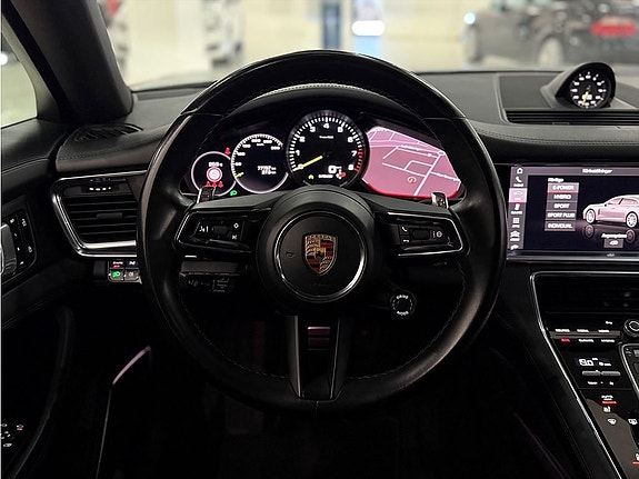Porsche Panamera 4 10 of 26