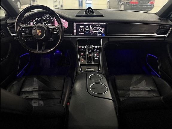 Porsche Panamera 4 11 of 26
