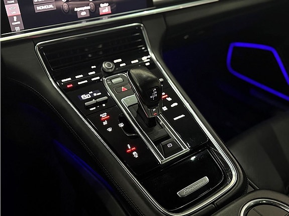 Porsche Panamera 4 20 of 26
