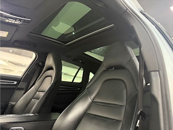Porsche Panamera 4 23 of 26