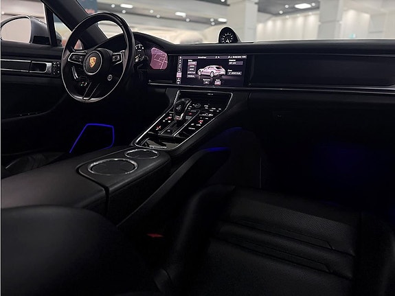 Porsche Panamera 4 12 of 26