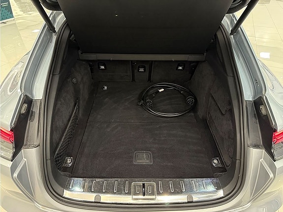 Porsche Panamera 4 14 of 26