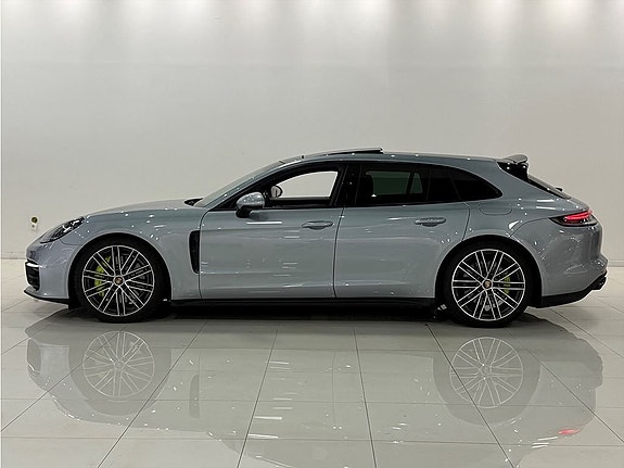 Porsche Panamera 4 2 of 5