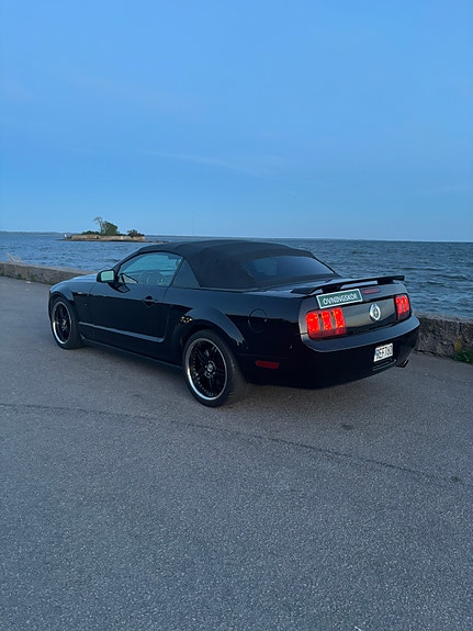 Ford Mustang 6 of 6