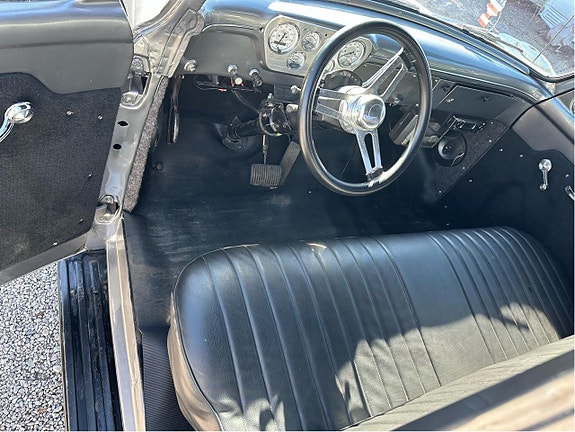 Ford F-100 4 of 5