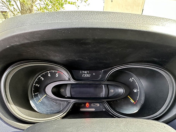 Opel Vivaro 11 of 11