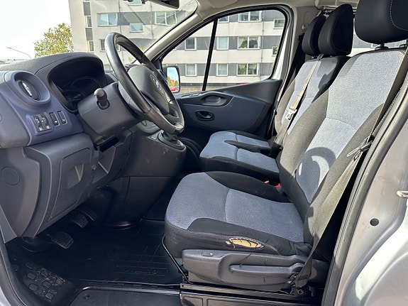 Opel Vivaro 7 of 11