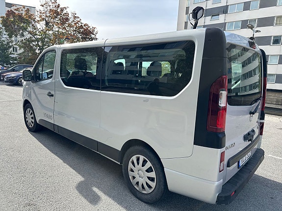 Opel Vivaro 4 of 5