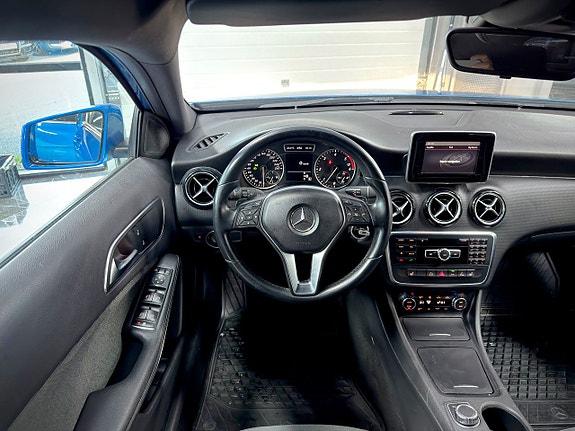 Mercedes-Benz A200 12 of 16