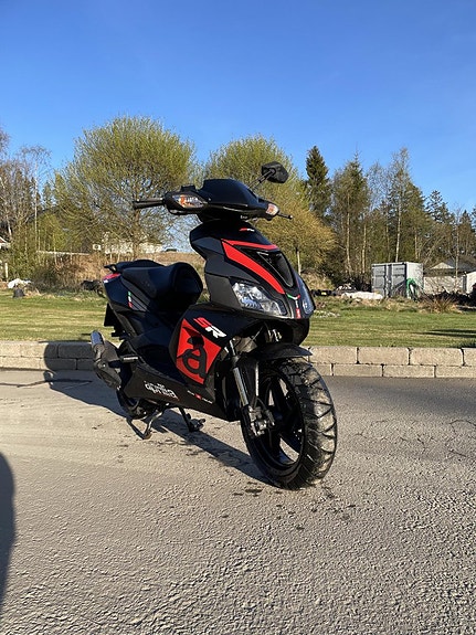 Aprilia SR 50 5 of 9