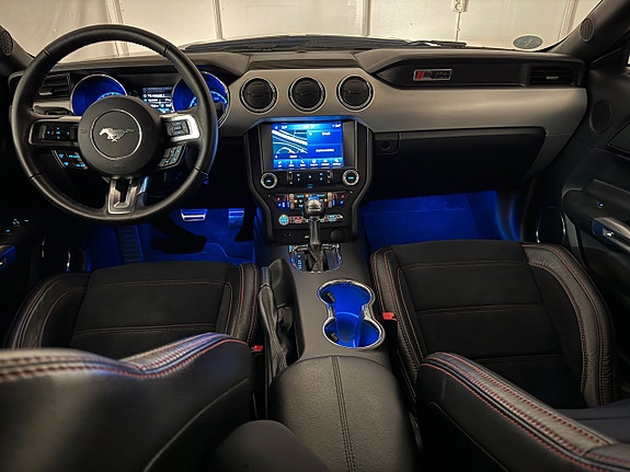 Ford Mustang 13 of 26