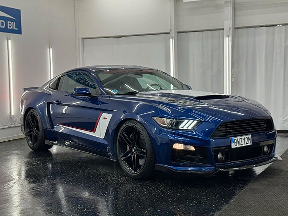 Ford Mustang 3 of 5