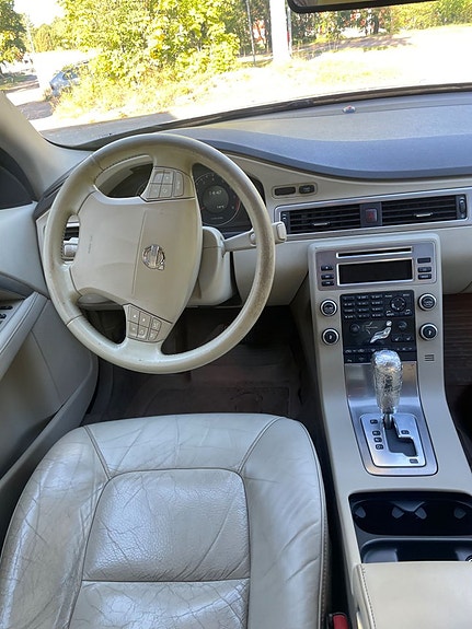 Volvo S80 7 of 16