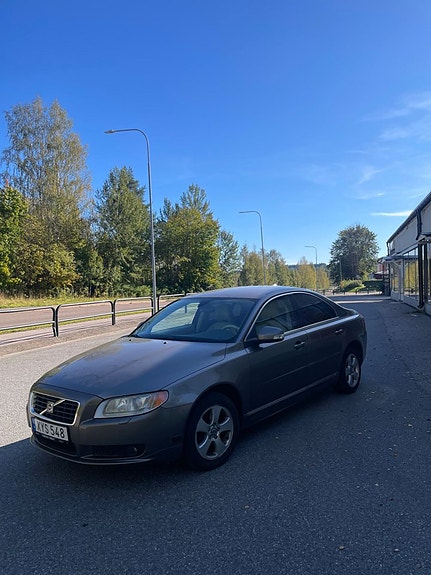Volvo S80 4 of 5