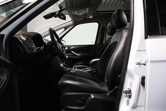 Ford S-MAX 8 of 23