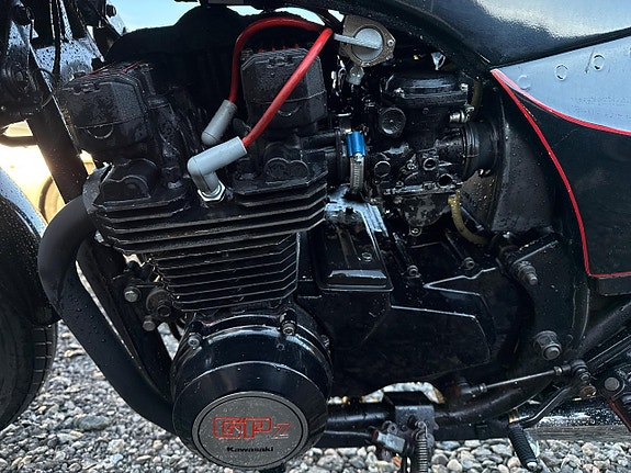 Kawasaki Zx 750-a1 /GP 15 of 21
