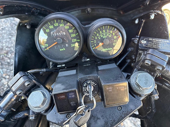 Kawasaki Zx 750-a1 /GP 11 of 21