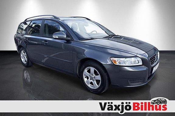 Volvo V50 4 of 5