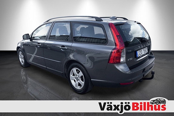 Volvo V50 2 of 5