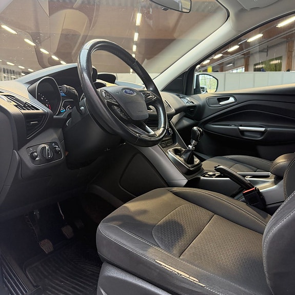 Ford Kuga 9 of 12