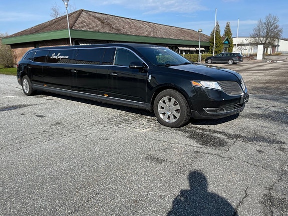 Lincoln MKT 6 of 11