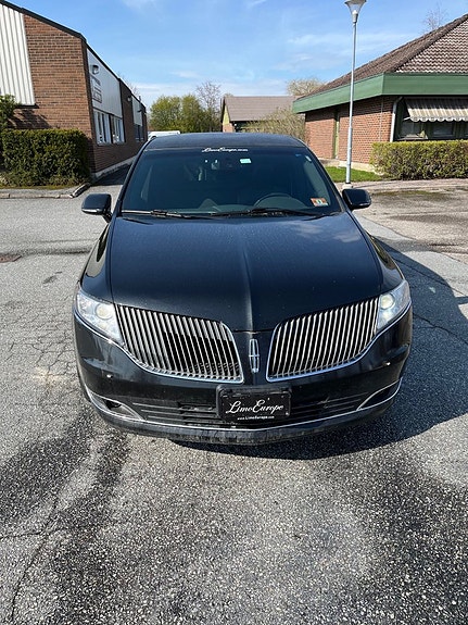 Lincoln MKT 10 of 11
