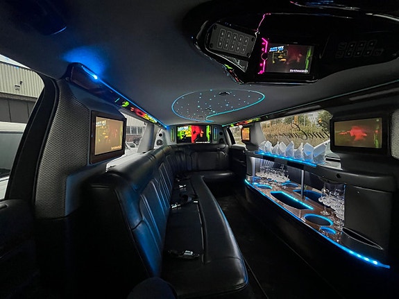 Lincoln MKT 5 of 11