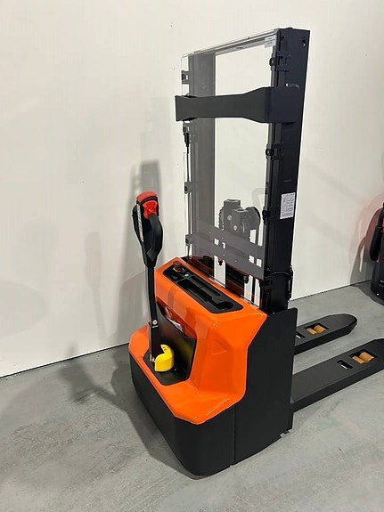 Swedmach SWB130D FFL 2,6m Stödbenslyft