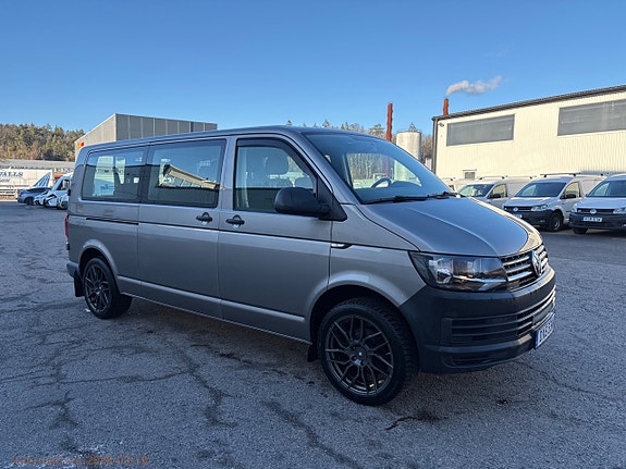 Volkswagen Caravelle 3 of 5