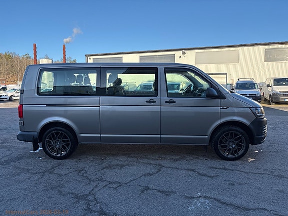 Volkswagen Caravelle 4 of 5