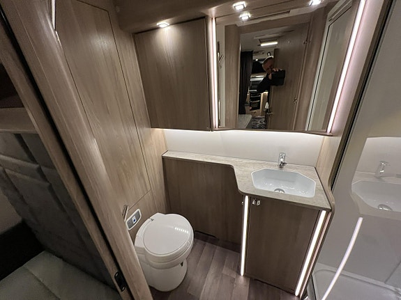 KABE ROYAL 630 TDL FK KS med AC / Mover / Frontkök / Förtält 9 of 11