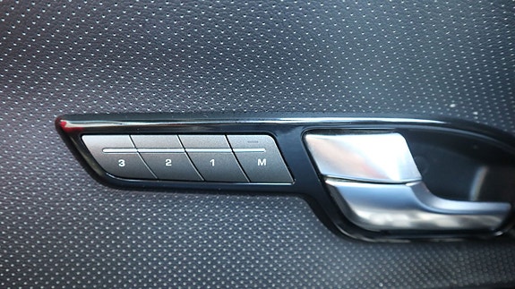 Land Rover Range Rover Evoque 15 of 25