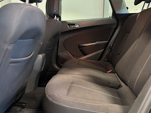 Opel Astra 13 of 14