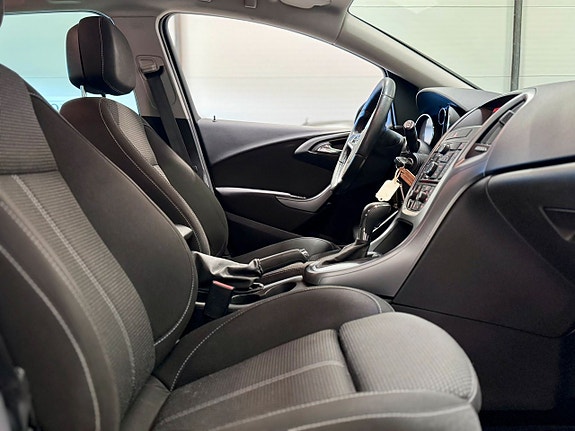 Opel Astra 8 of 14