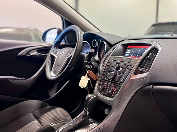 Opel Astra 9 of 14