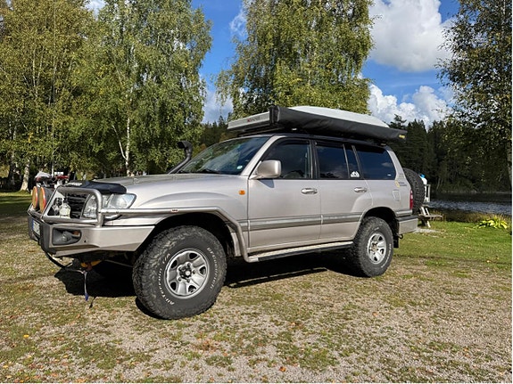 Toyota Land Cruiser 3 of 15