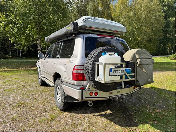 Toyota Land Cruiser 4 of 15