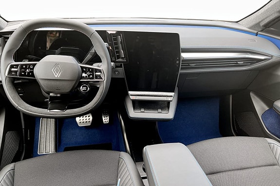 Renault Scenic E-Tech 8 of 18