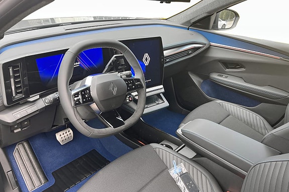 Renault Scenic E-Tech 10 of 18