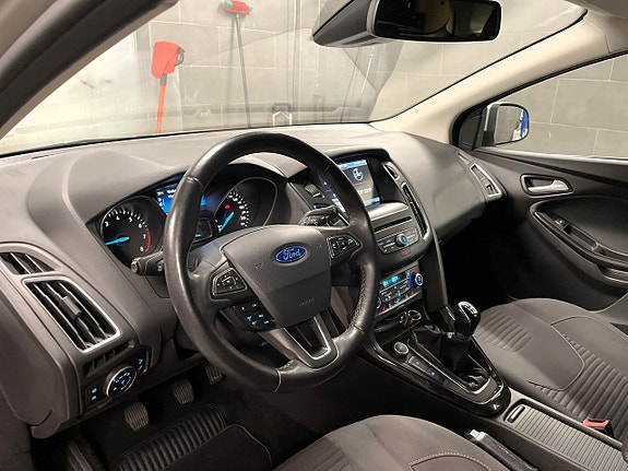 Ford Focus 10 of 13