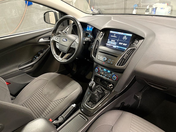 Ford Focus 13 of 13
