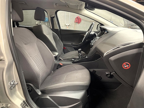 Ford Focus 12 of 13