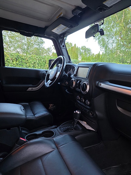 Jeep Wrangler 4 of 4