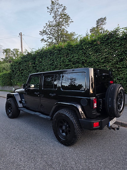 Jeep Wrangler 2 of 4