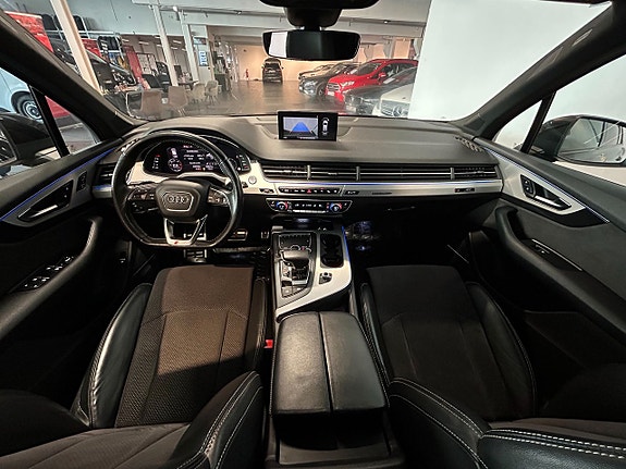 Audi Q7 12 of 21