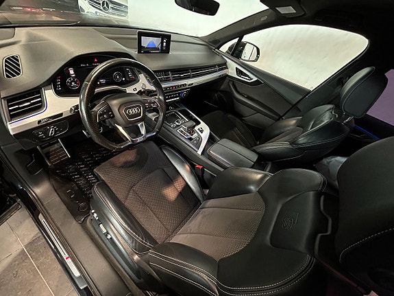Audi Q7 11 of 21