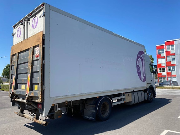 VOLVO FH 12 380 6X2 5 of 6