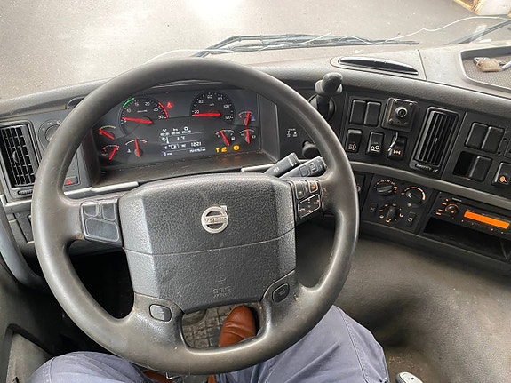VOLVO FM 450 6X2 EURO 5 3 of 6