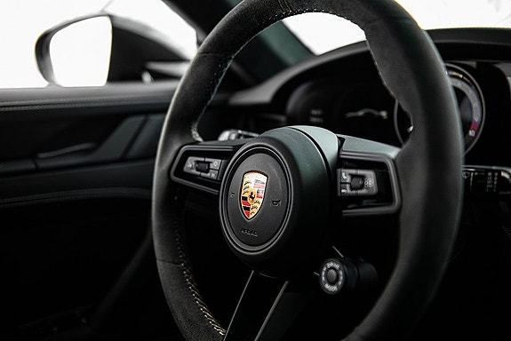 Porsche 911 17 of 30