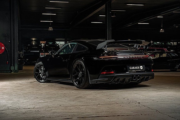 Porsche 911 4 of 5